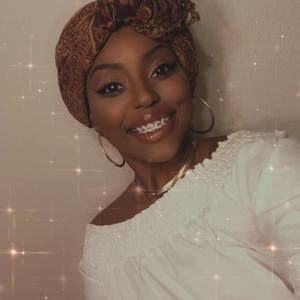 Meet your Posher, Denisha